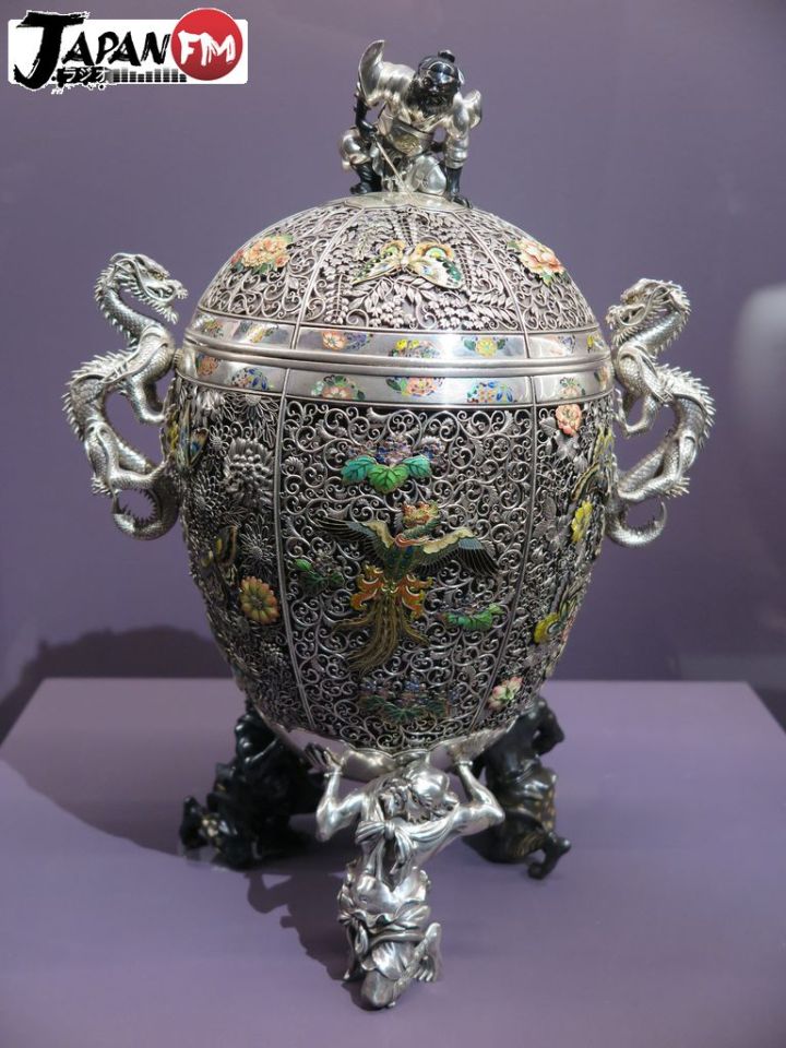 vase à couvercle à décor de glycine ozeki company khalili